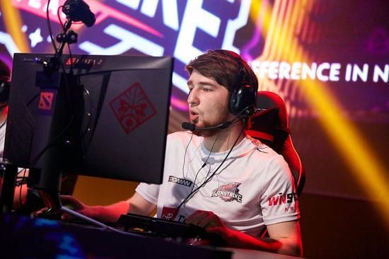 3大吸一队战胜奶龙影业一队 Dota2赛季精彩对决